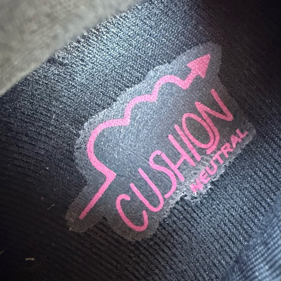 Brooks Revel women’s Pink & Black athletic shoes size 9💗 - Picture 5 of 8